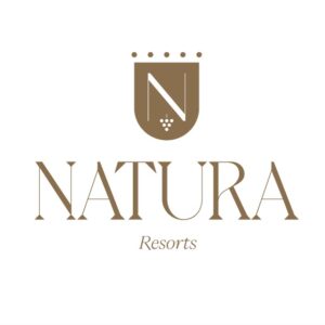 Logo Natura Resorts - Resort con villas, restaurante y espacio para eventos en Casalarreina (Rioja Alta)